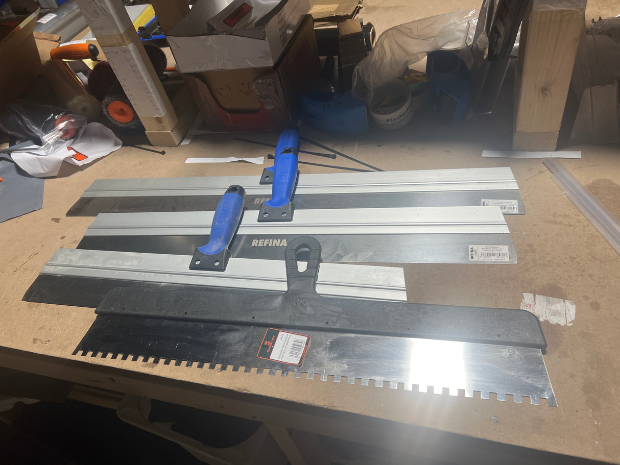 3 Refina spatula and skimflex serrated spatula