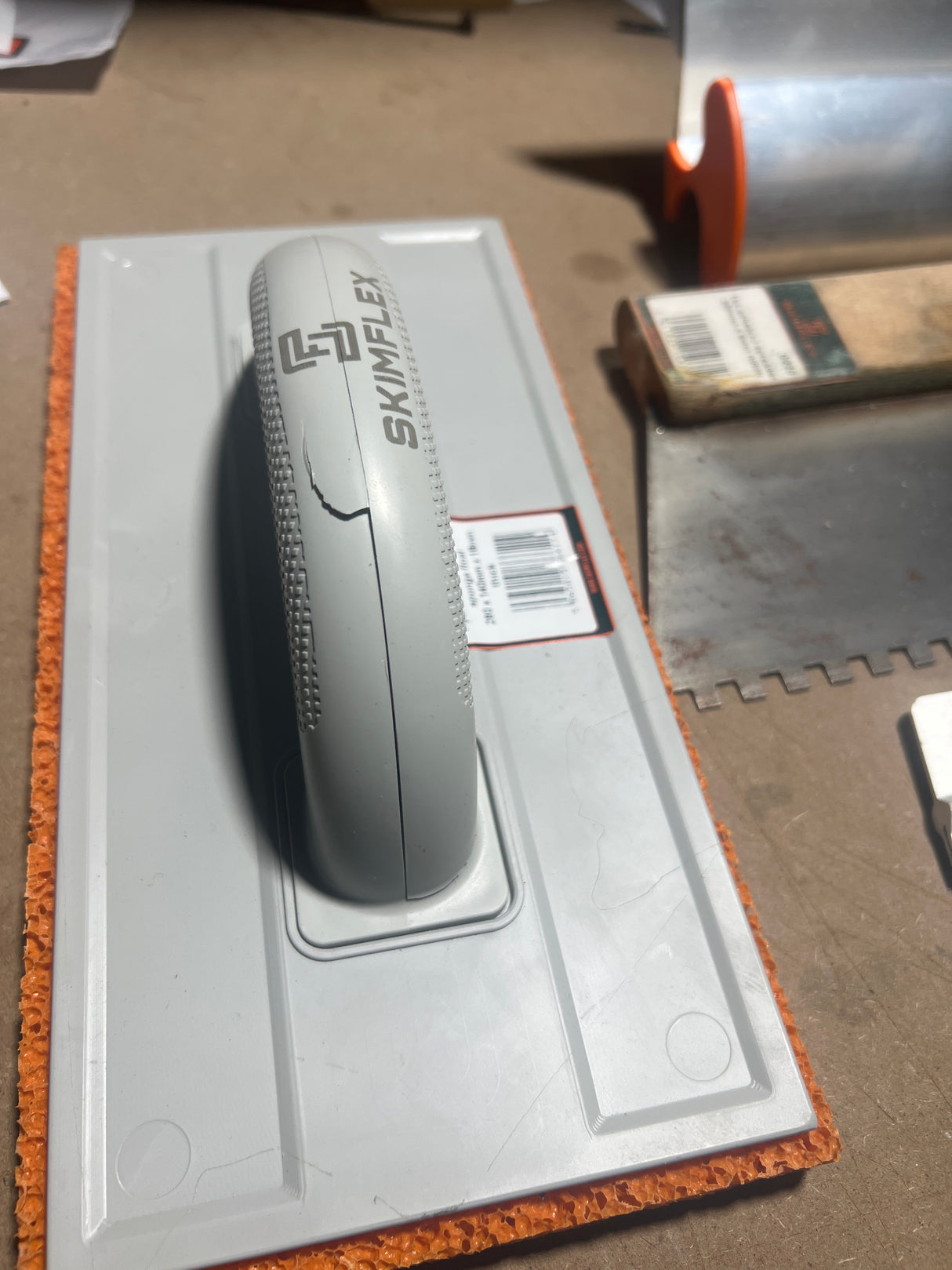 Spatulas notched spreaders sponge float