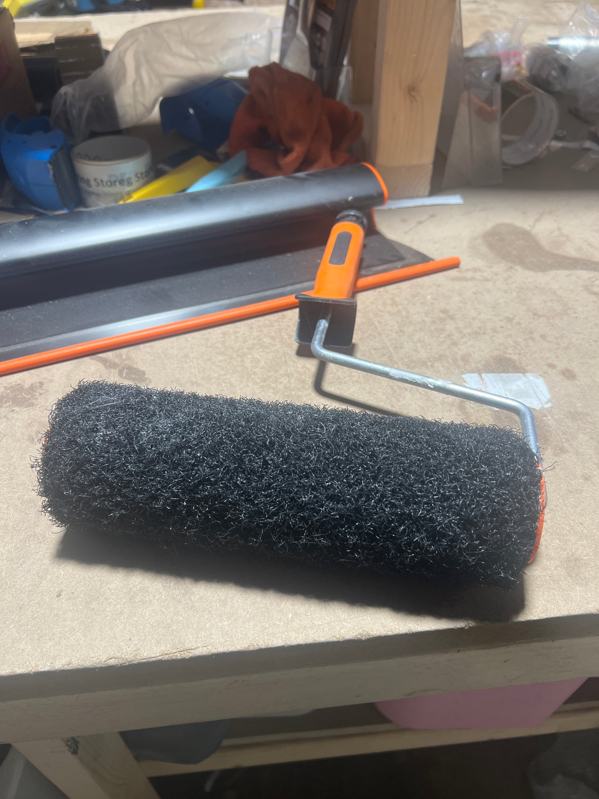 Spatula roller and a flexi trowel