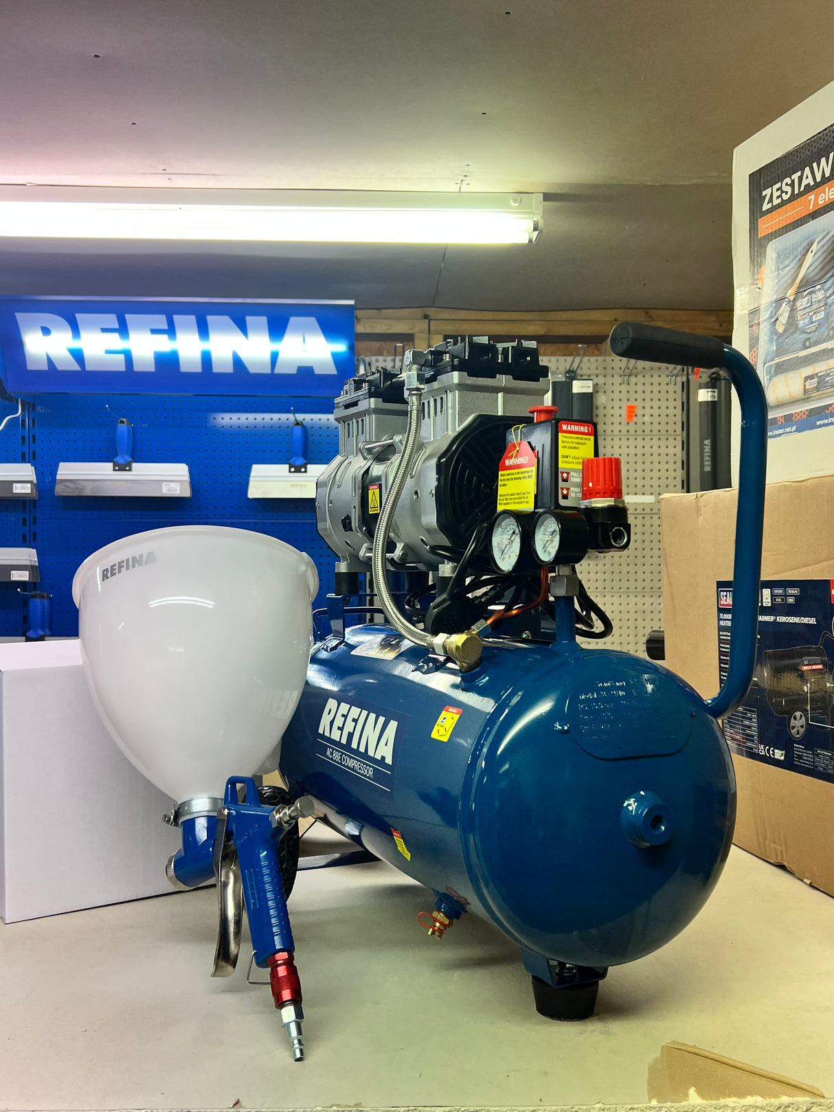 Render Spray Kit – Refina Compressor & Hopper Gun Bundle