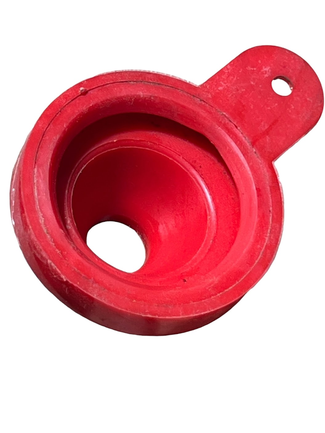 Flat face rubber plaster spray nozzle cap with internal cone