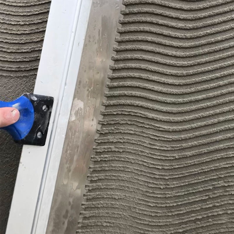 Refina notched spatula for monocouche render preparation