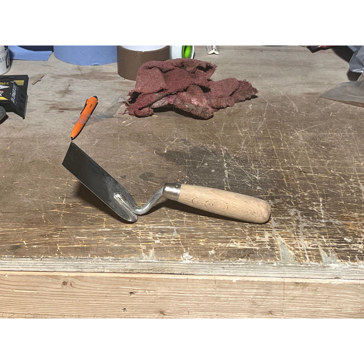 Margin trowel