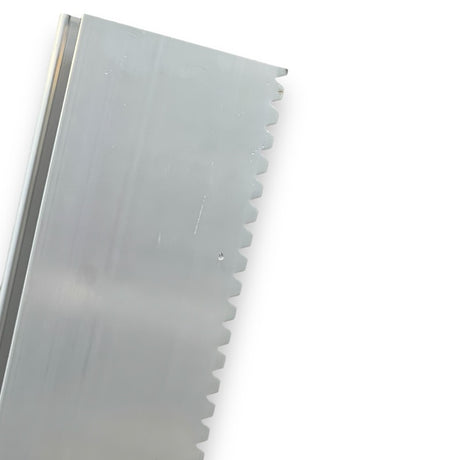 Close-up of the Skimflex serrated feather edge showing the H-section aluminium profile and comfortable grip design.