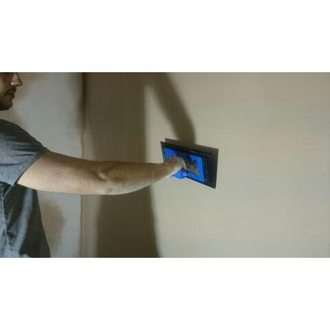 a swansea based plasterer using a refina plaziflex